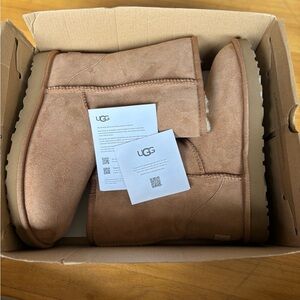 UGG Authentic Classic II Genuine Shearling Liber Short Boot Chestnut size 8